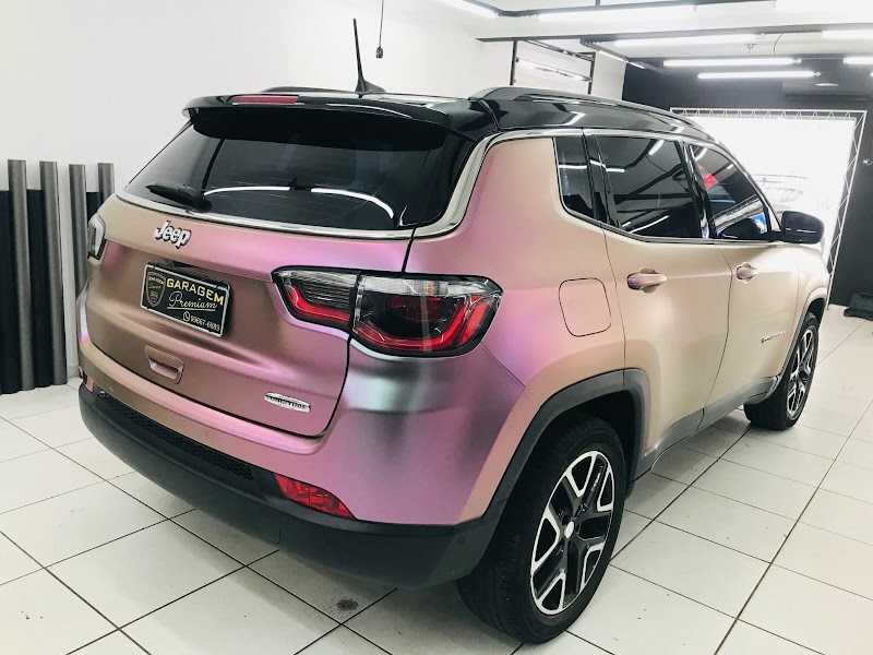 Foto de Garagem Premium | Películas Automotivas | Envelopamento de Eletrodomésticos | Envelopamento de veículos | PPF | Som | Alarme