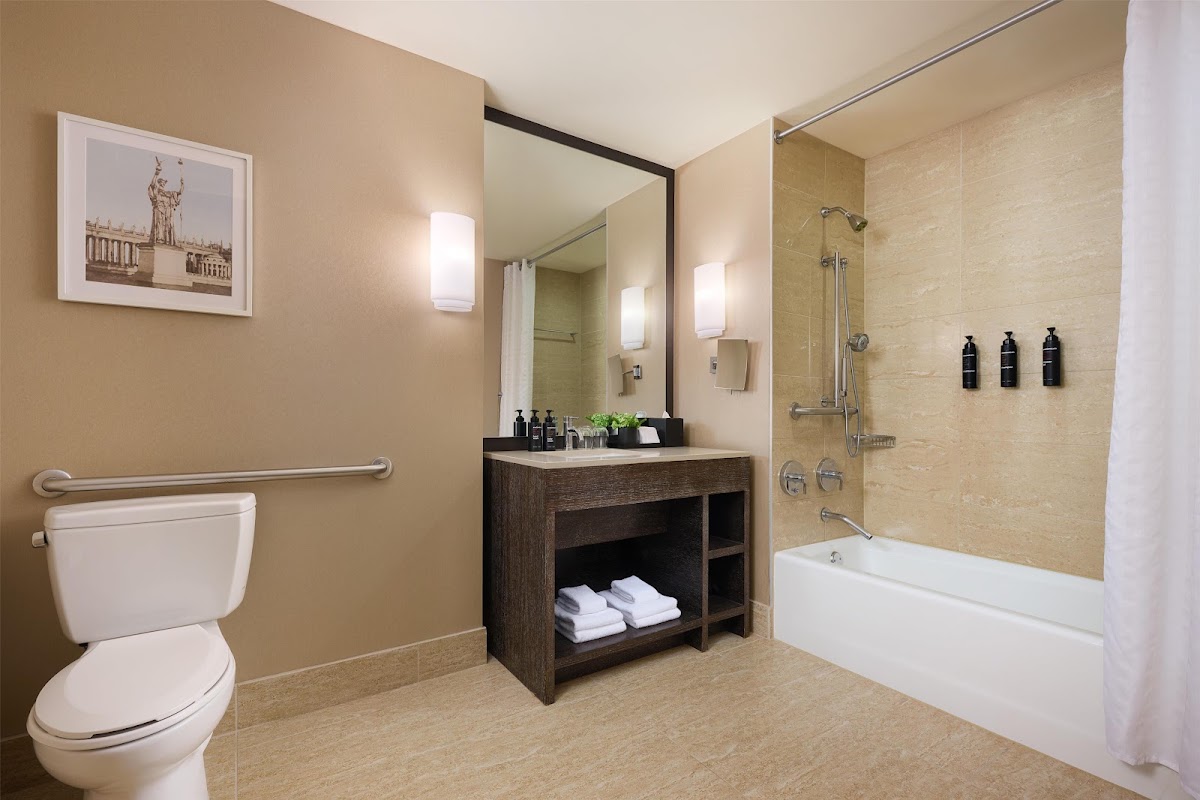 The Royal Sonesta Chicago River North, dog-friendly hotel, photo 3