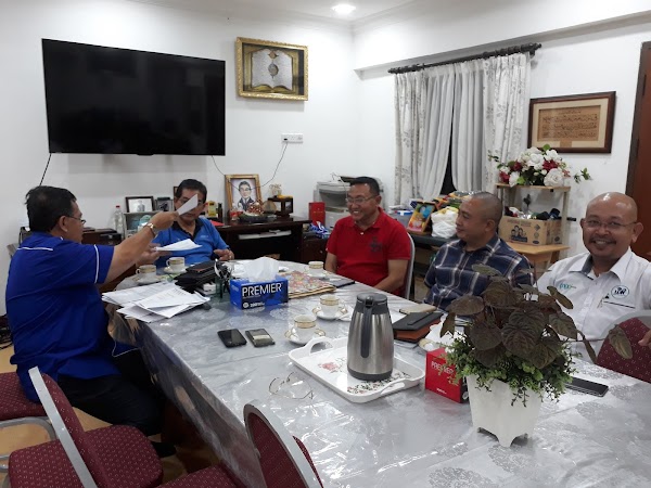 AM Burger & Char Koay Teow - Photo 1