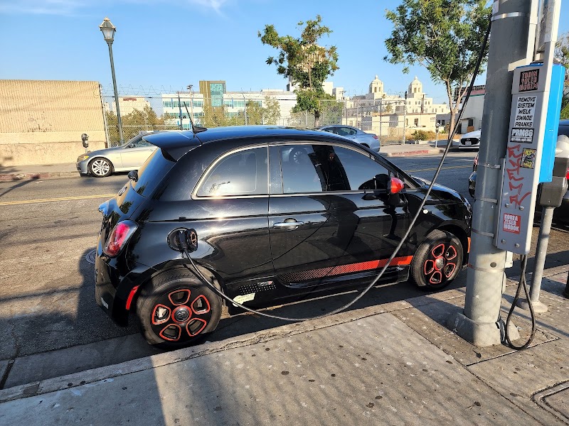 Flo Charging Station - EV Charging in Los Angeles