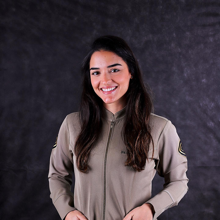 Dra. Laura Fenelon, Dentista