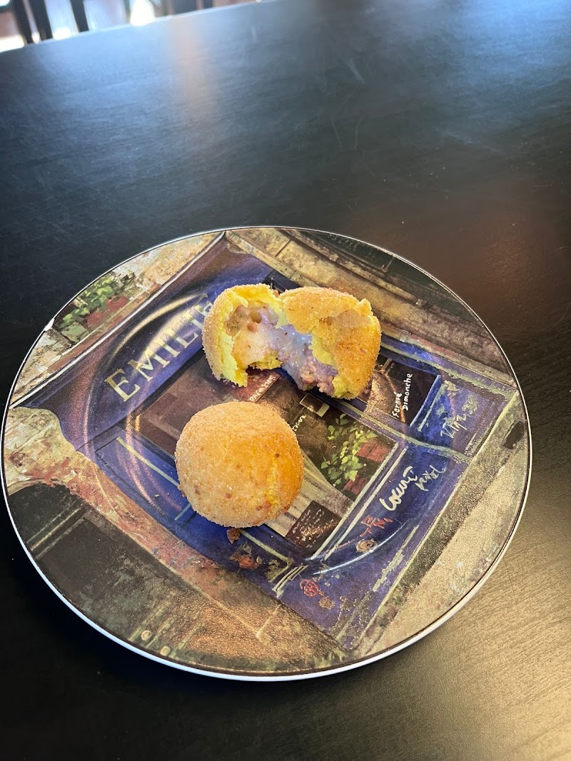 Minas Café & Eatery photo 4