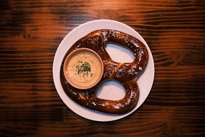 Twist Bar photo 3