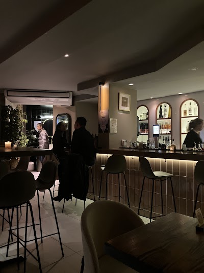 Twist Bar photo 5