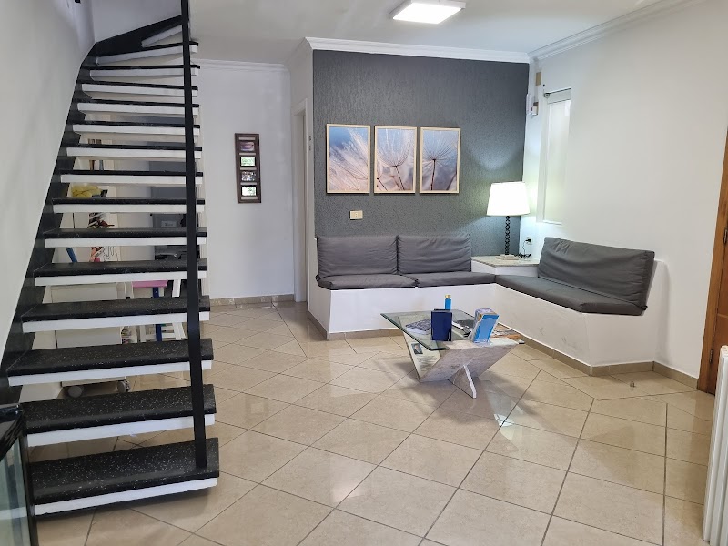 Dra. Anemarie Auwarter Aimi - Clínica Odontológica & Harmonização Facial - CROSP 58009 - foto 5