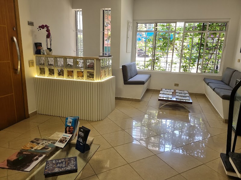 Dra. Anemarie Auwarter Aimi - Clínica Odontológica & Harmonização Facial - CROSP 58009 - foto 3