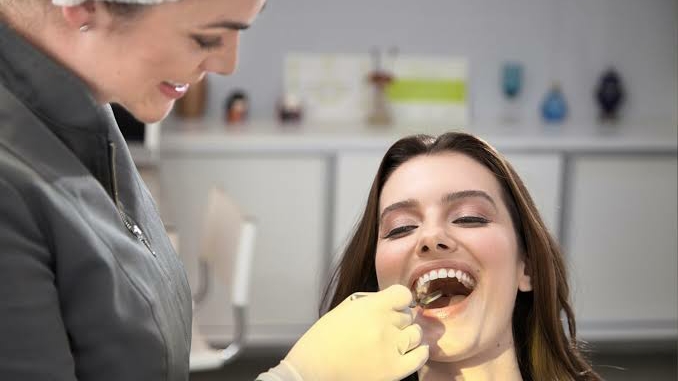 Odonto Liuzzi | Lentes de Contato Dental | Prótese Protocolo | Ortodontia | Periodontia | Implante Dentário | Dental Tourism