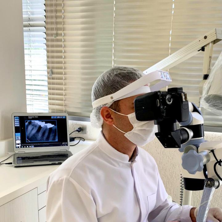 André Michelotto - Endodontia Microscópica