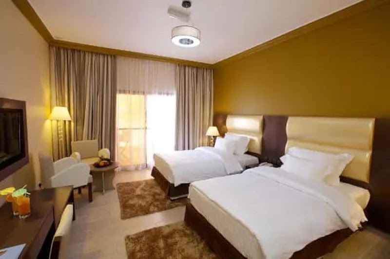 Up Town Hotel photo 2