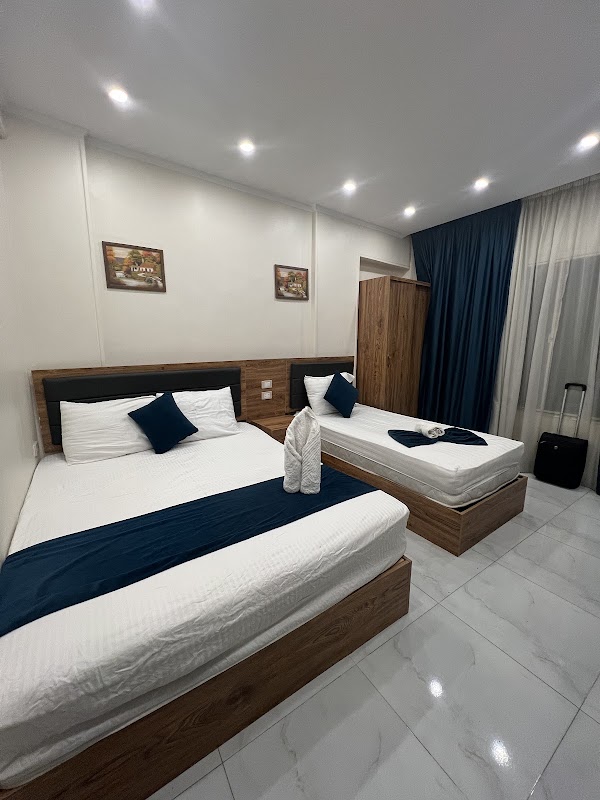 Up Town Hotel photo 4