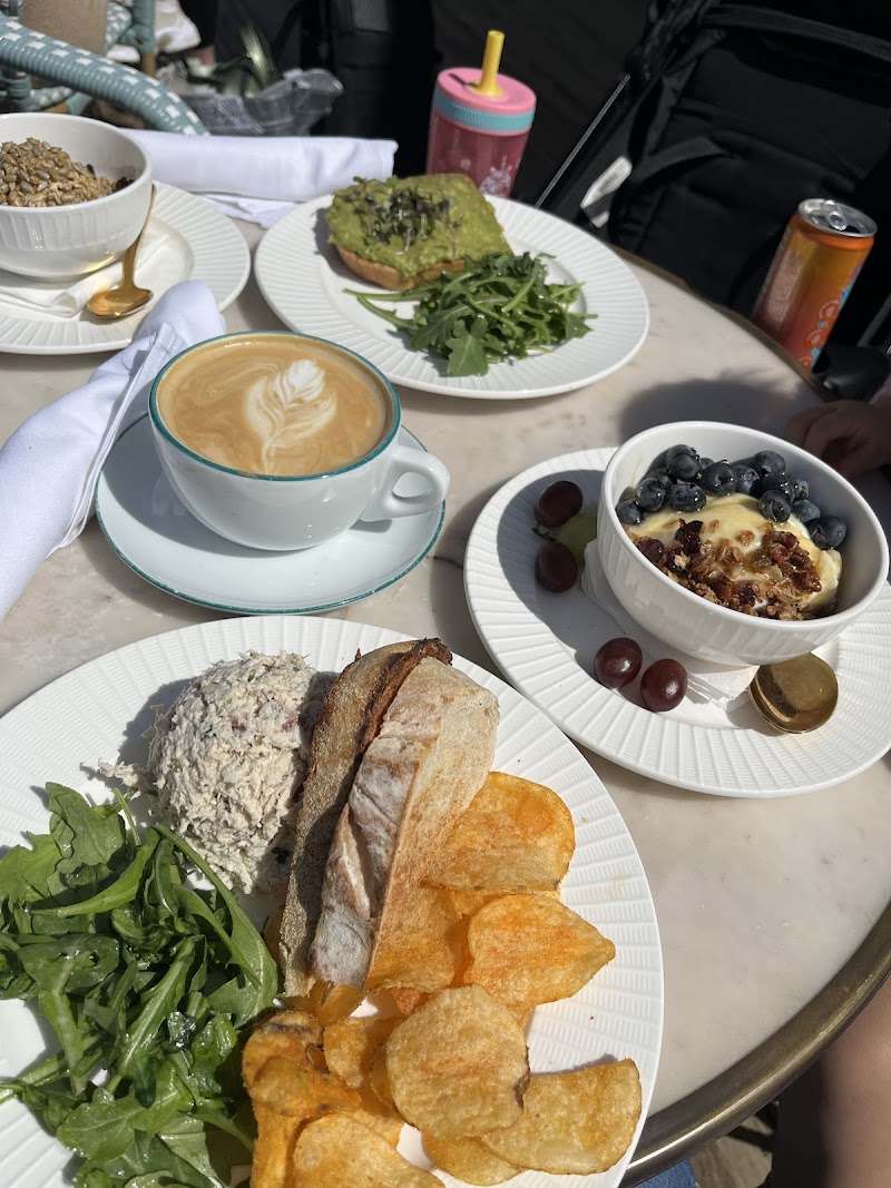 Sessions Stand photo 2