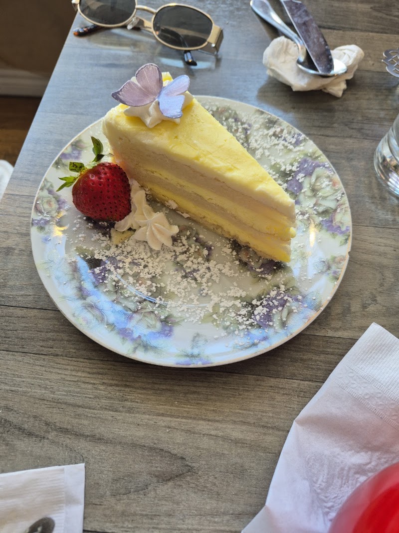 Maddie Hatter - Tea Shop & Cafe photo 3