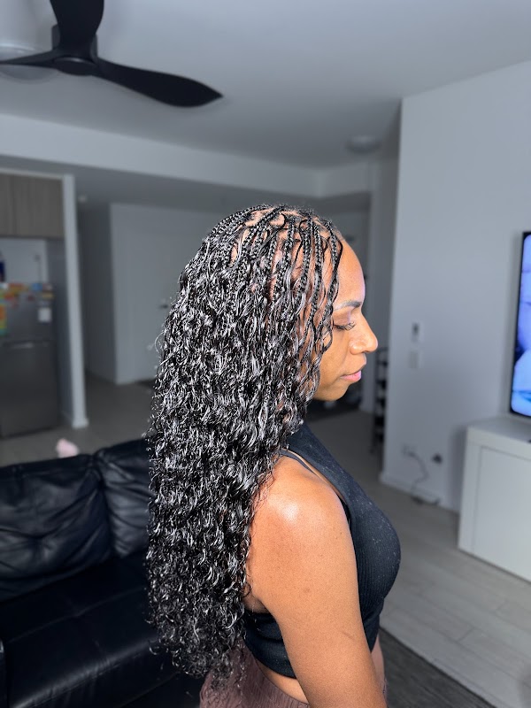 Adizahaircollections photo 1