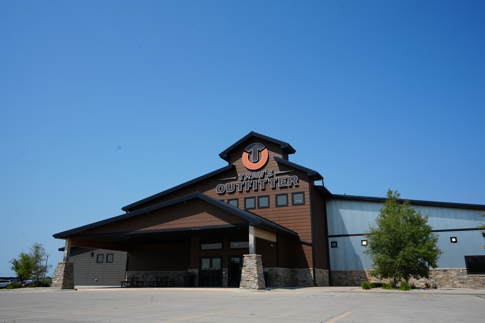 Trav's Outfitter