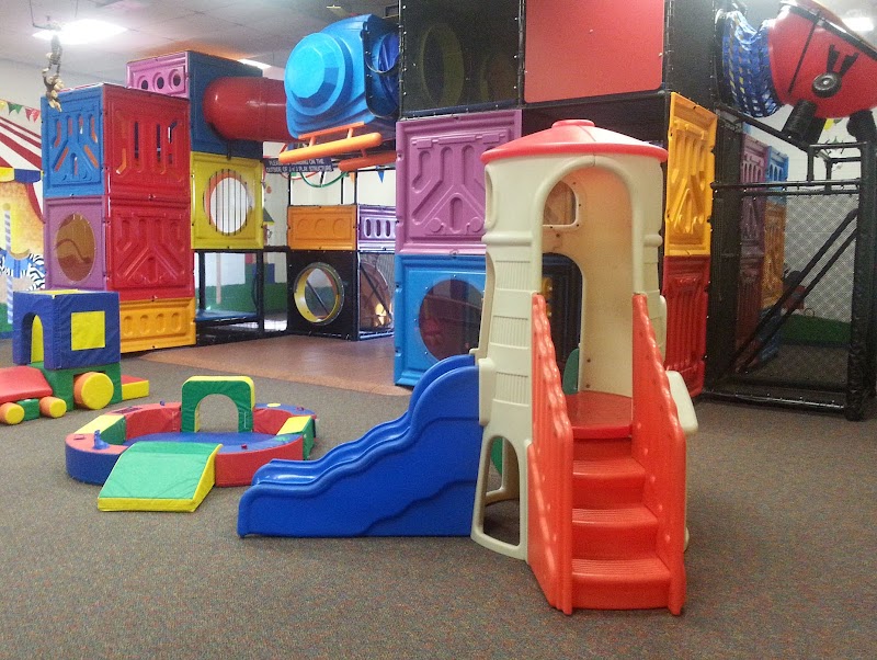 Jumps N' Jiggles Indoor Playground & Carousel — Amusement Center in Elk Grove Village