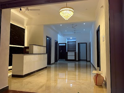 VR CLINIC DR.RAJALAKSHMI MD(OG) ,DR.VINOD SELVIN MD(ANAES)