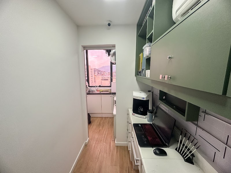 Clinica Implantesim - Prótese e Implante - foto 4