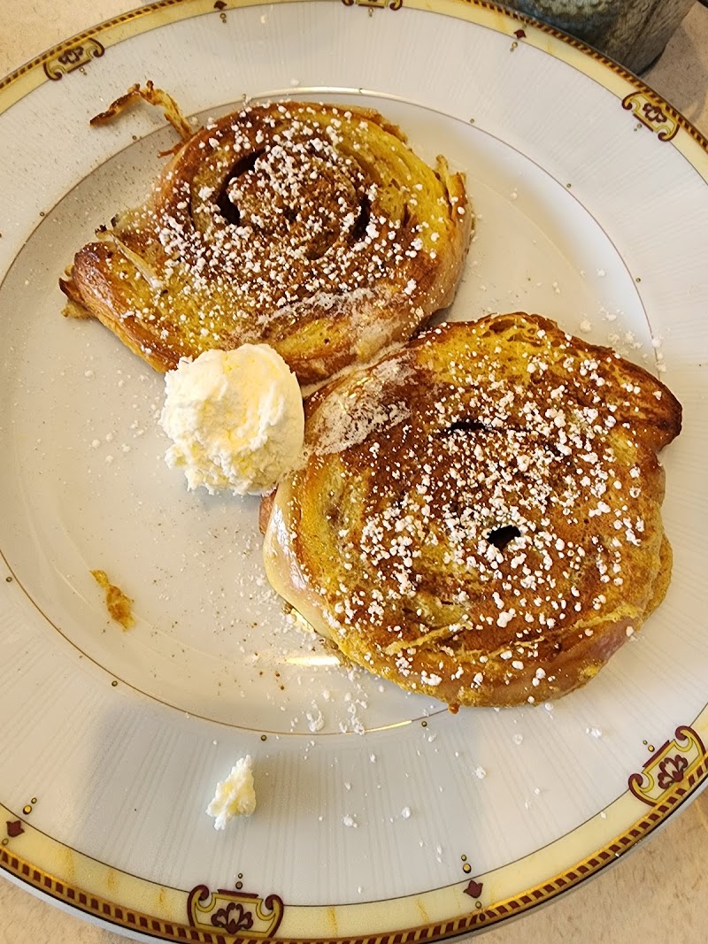 Cinnamon cafe photo 2