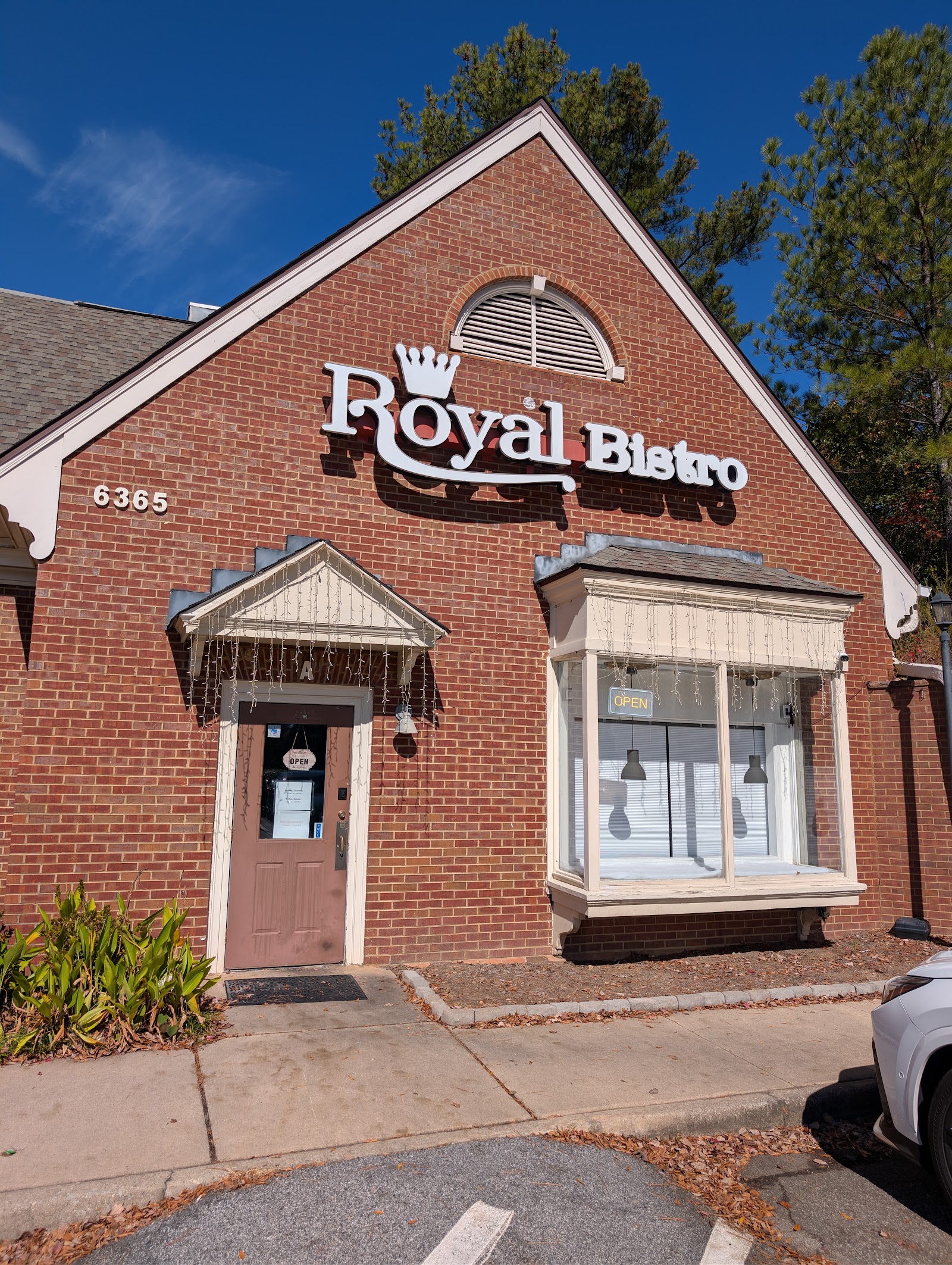 Royal Bistro Thai Restaurant