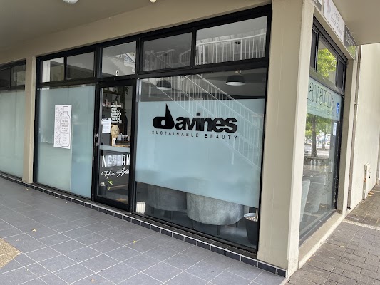 Navarna Hair Artistry photo 2