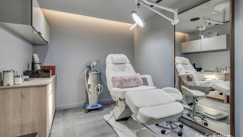 Medical Hair Miami logo