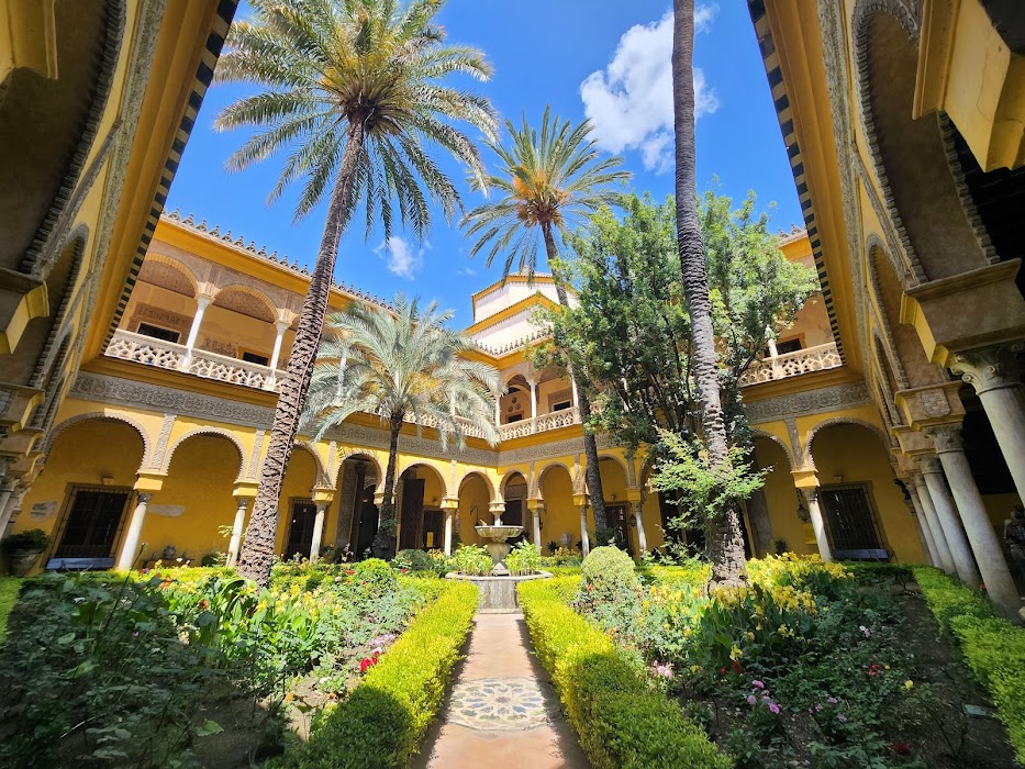 Palacio de Las Dueñas fotoğraf 1