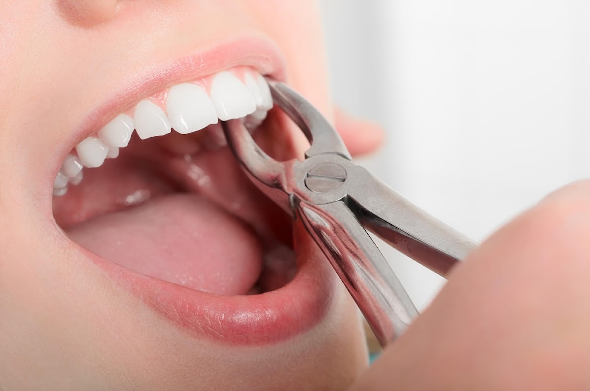 Al Abrah Clinic - Dental | Medical | Dermatology | Home healthcare 4