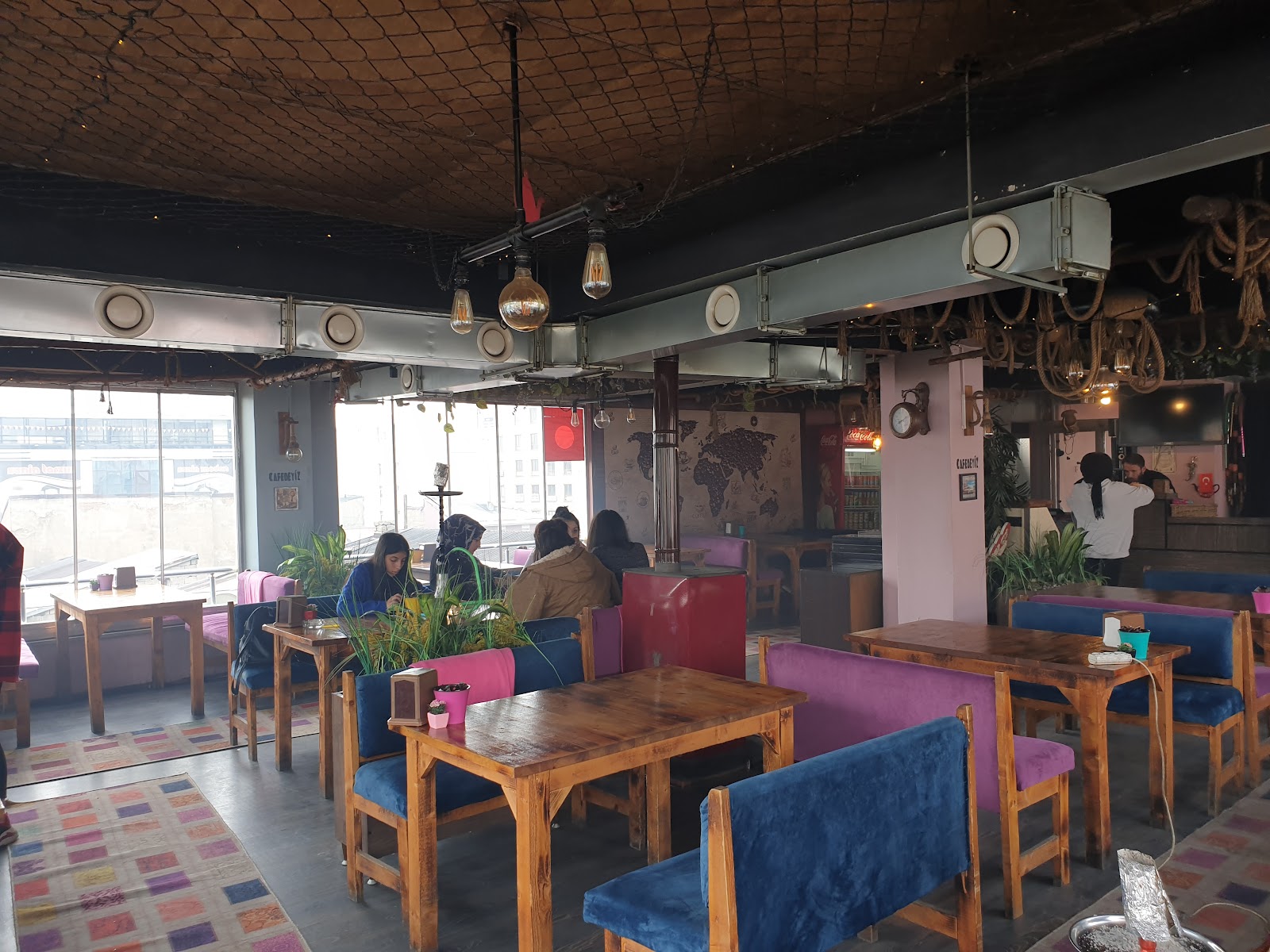 Cafedeyiz Cafe mekanı