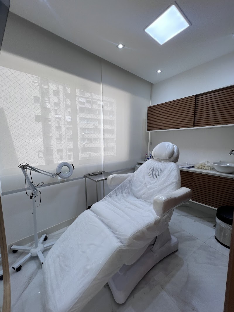 Clínica C2D - Dr Marcelo da Costa | Cirurgia Bucomaxilofacial | Extração de Sisos Inclusos Copacabana Rio de Janeiro - foto 2