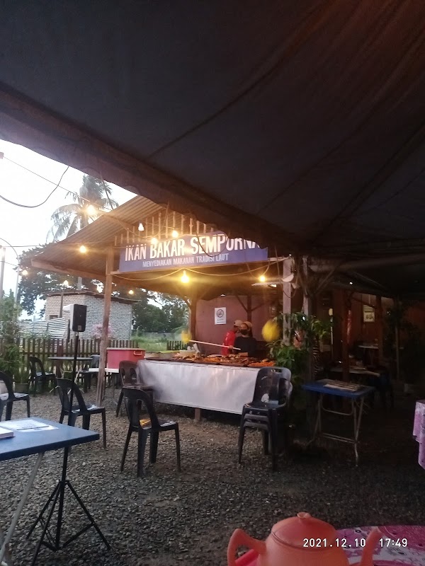 Restoran Ikan Bakar Semporna - Photo 1
