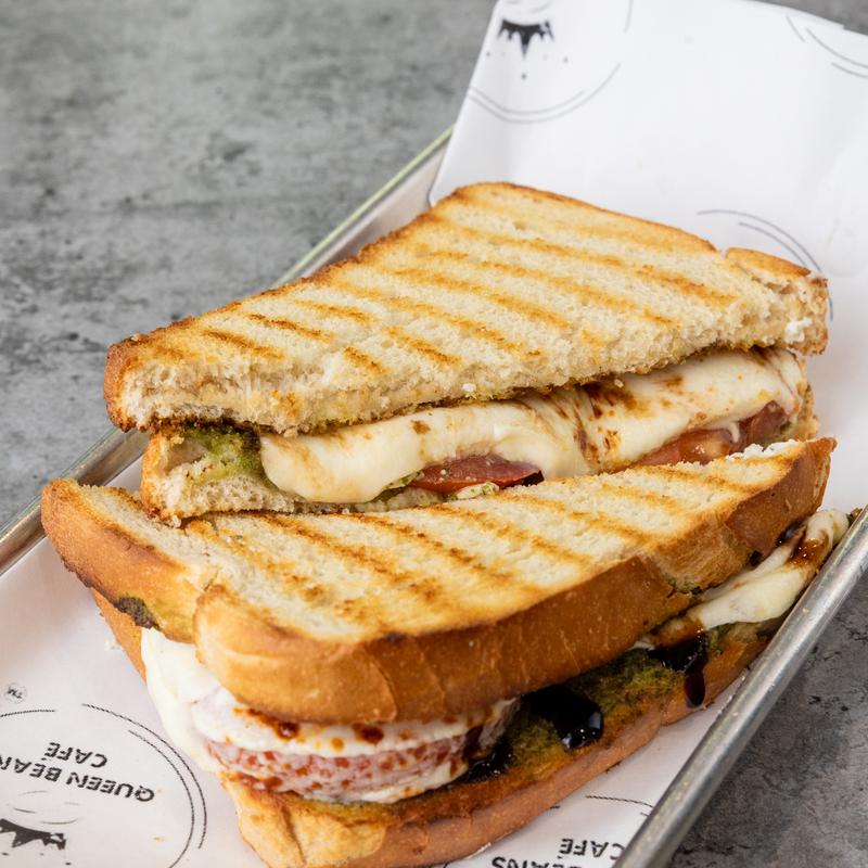 Queen Beans Cafe photo 3