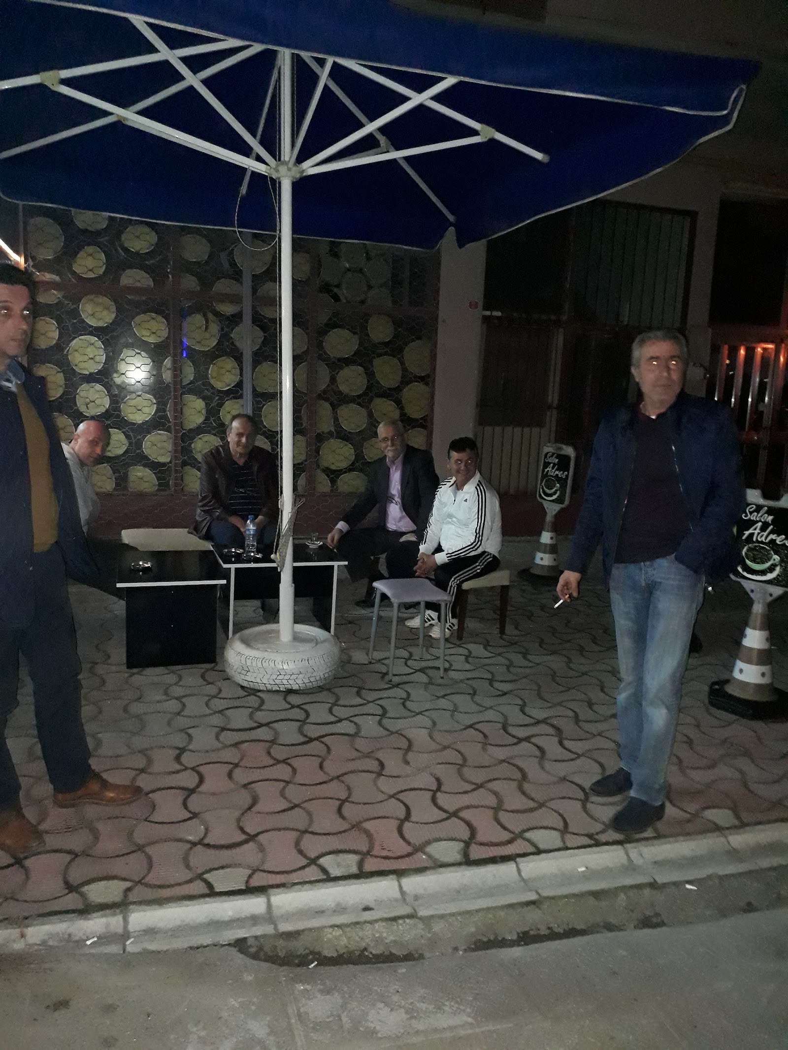 Salon Adres mekanı