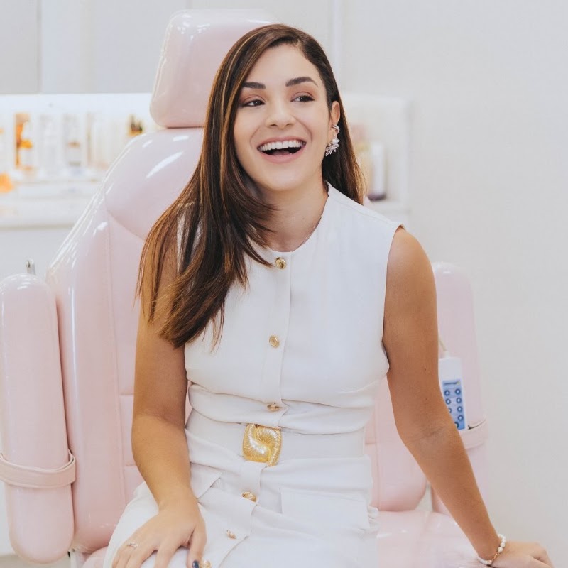 Dra. Cássia Farris - Dermatologista Joinville
