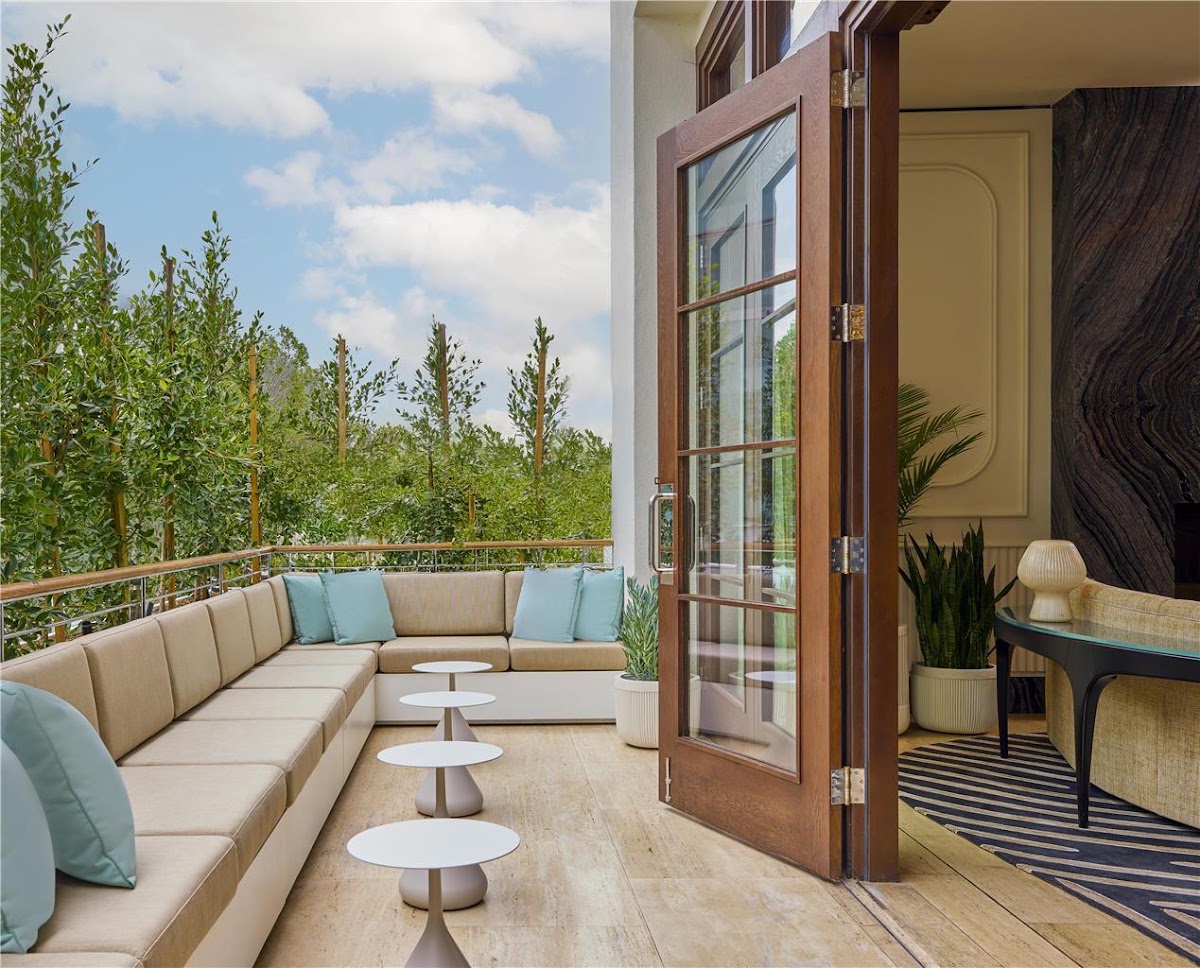 Cameo Beverly Hills, dog-friendly hotel in Los Angeles