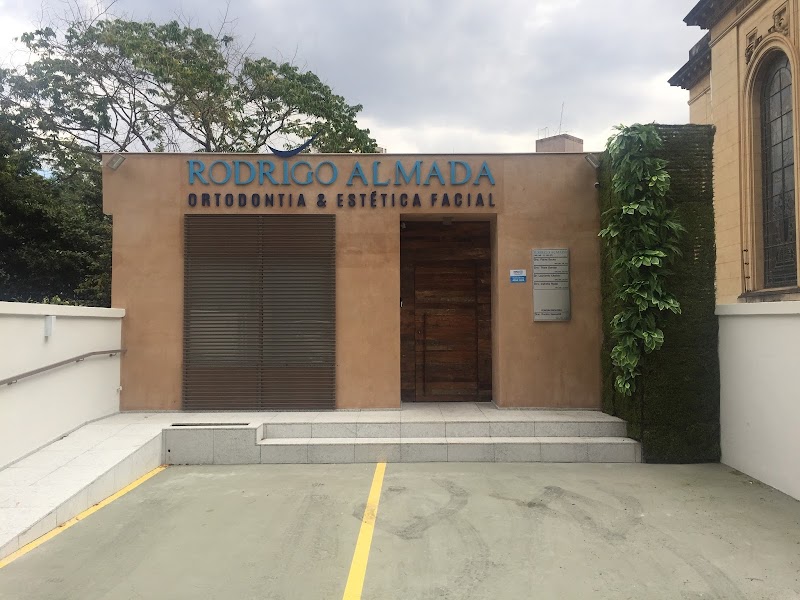 Clínica Rodrigo Almada
