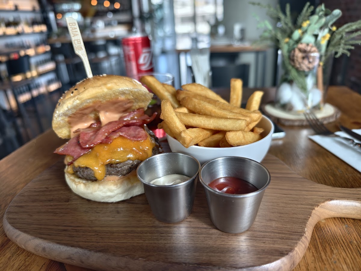 Baia ResTaurAnt Bar Grill
