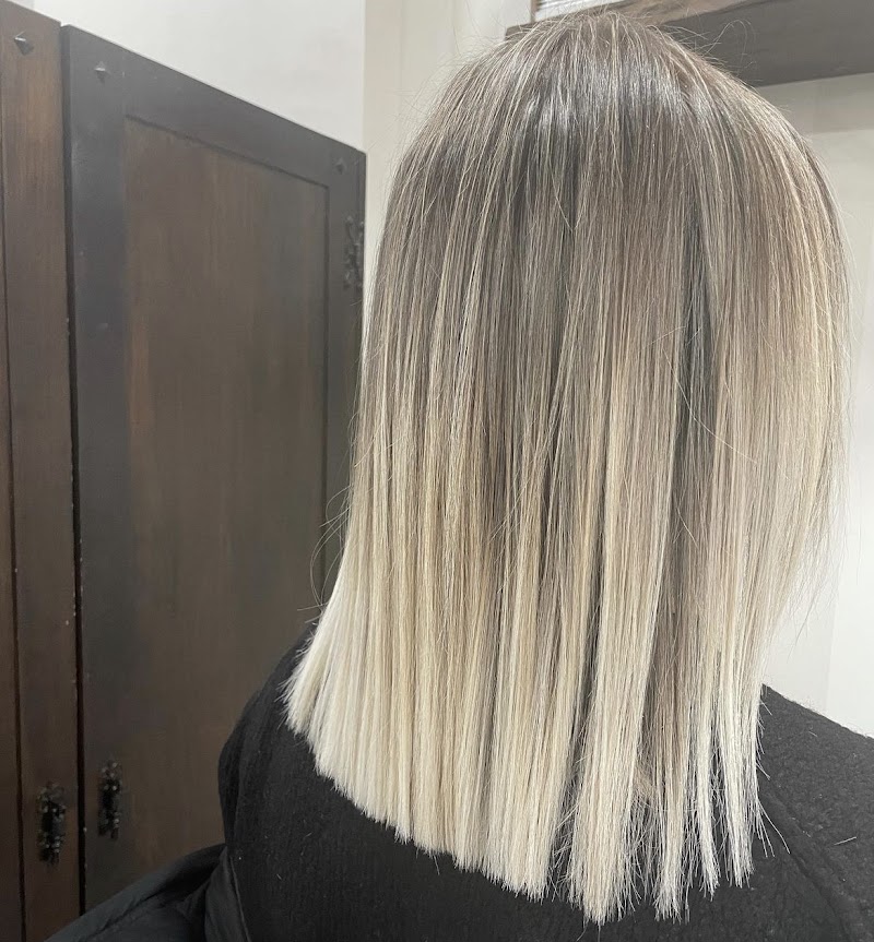 Leo Beauty Salon Barber Shop photo 4