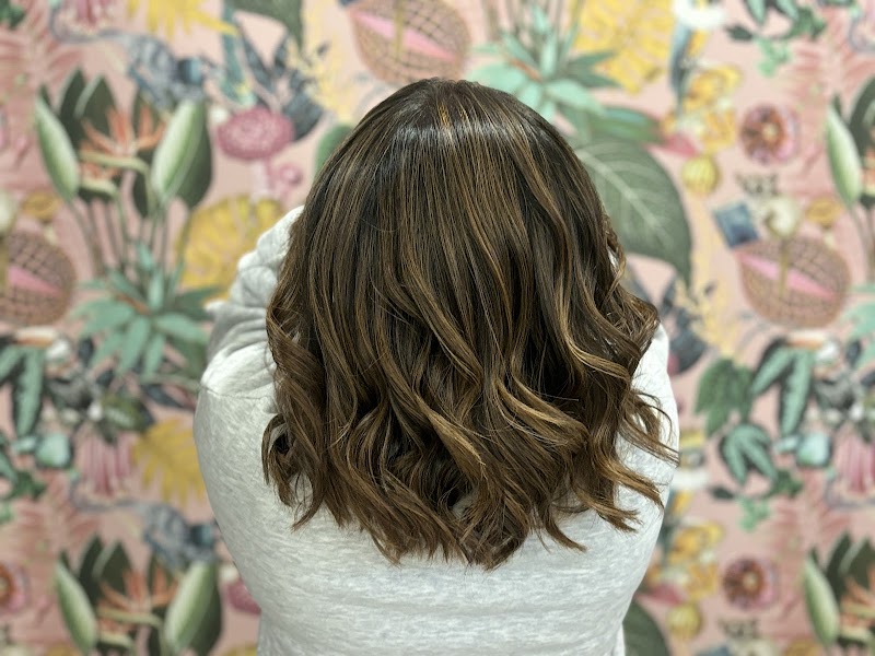 Leo Beauty Salon Barber Shop photo 2