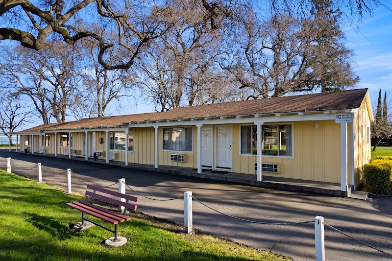 Skylark Shores Resort in Lakeport