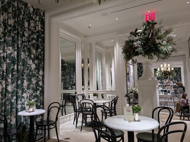 Ralph's Coffee interior