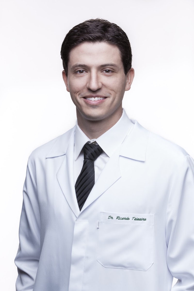 Dr Ricardo Teixeira - Ortopedista e Especialista em Coluna