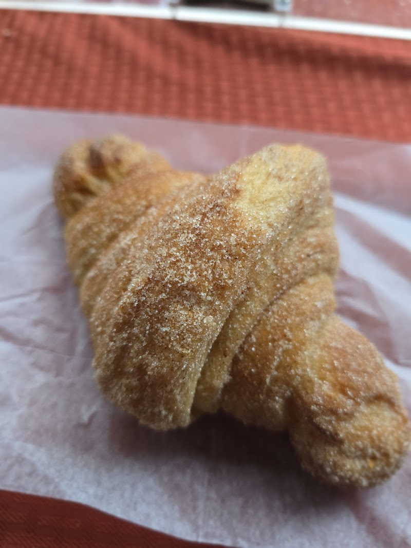 Tomasinos Bakery photo 4