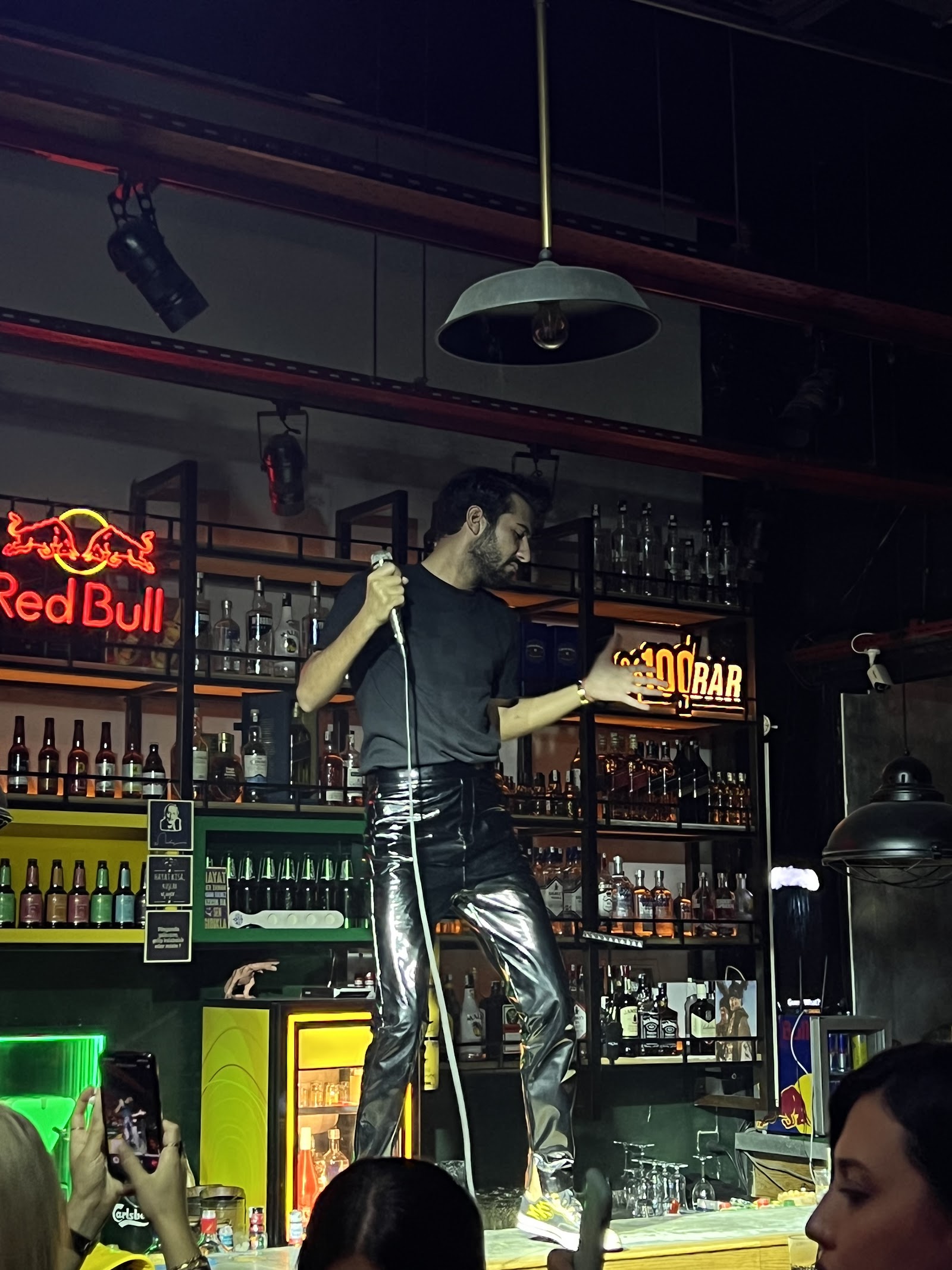 Cihangir Pub mekanı