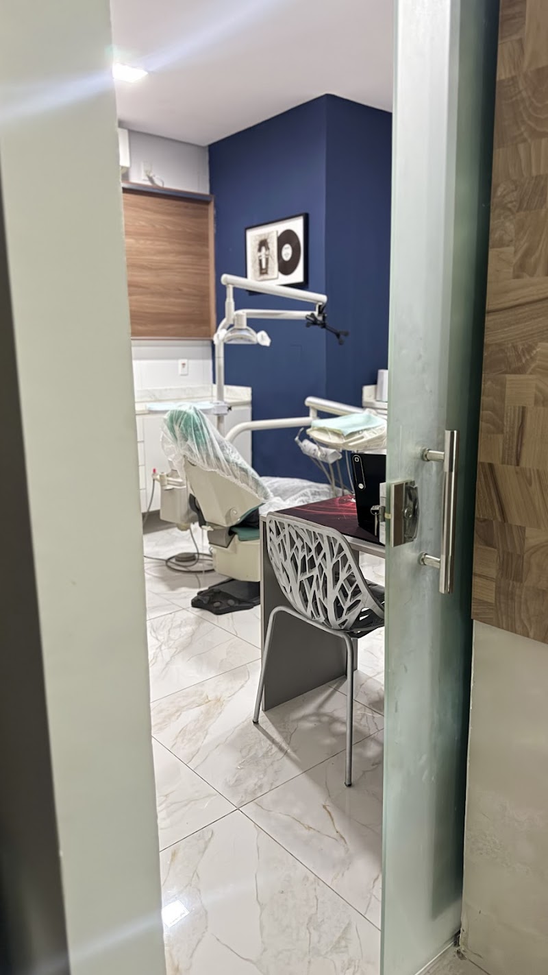 D&M Odontologia Especializada – Implantes & Estética