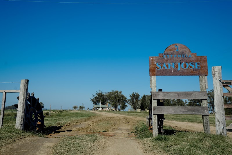 Closaway Outfitters - Photo 2