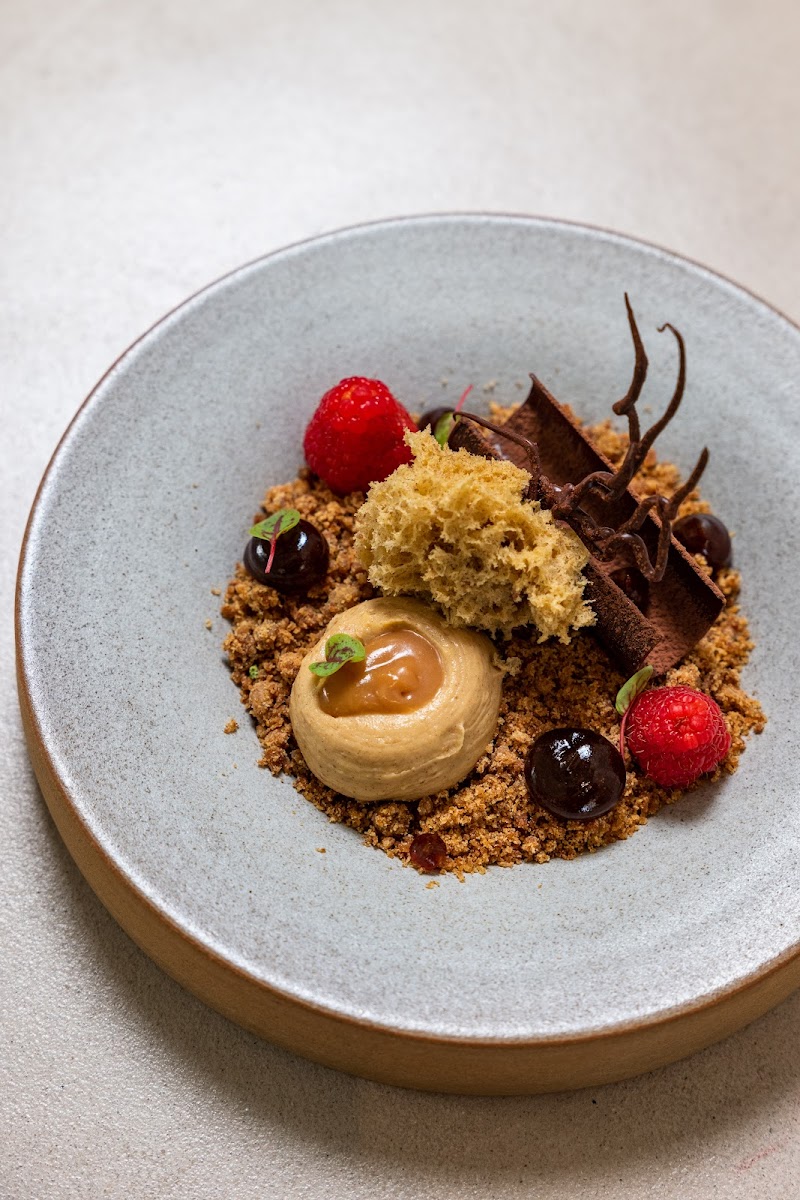 Erth Restaurant AlHosn photo 2