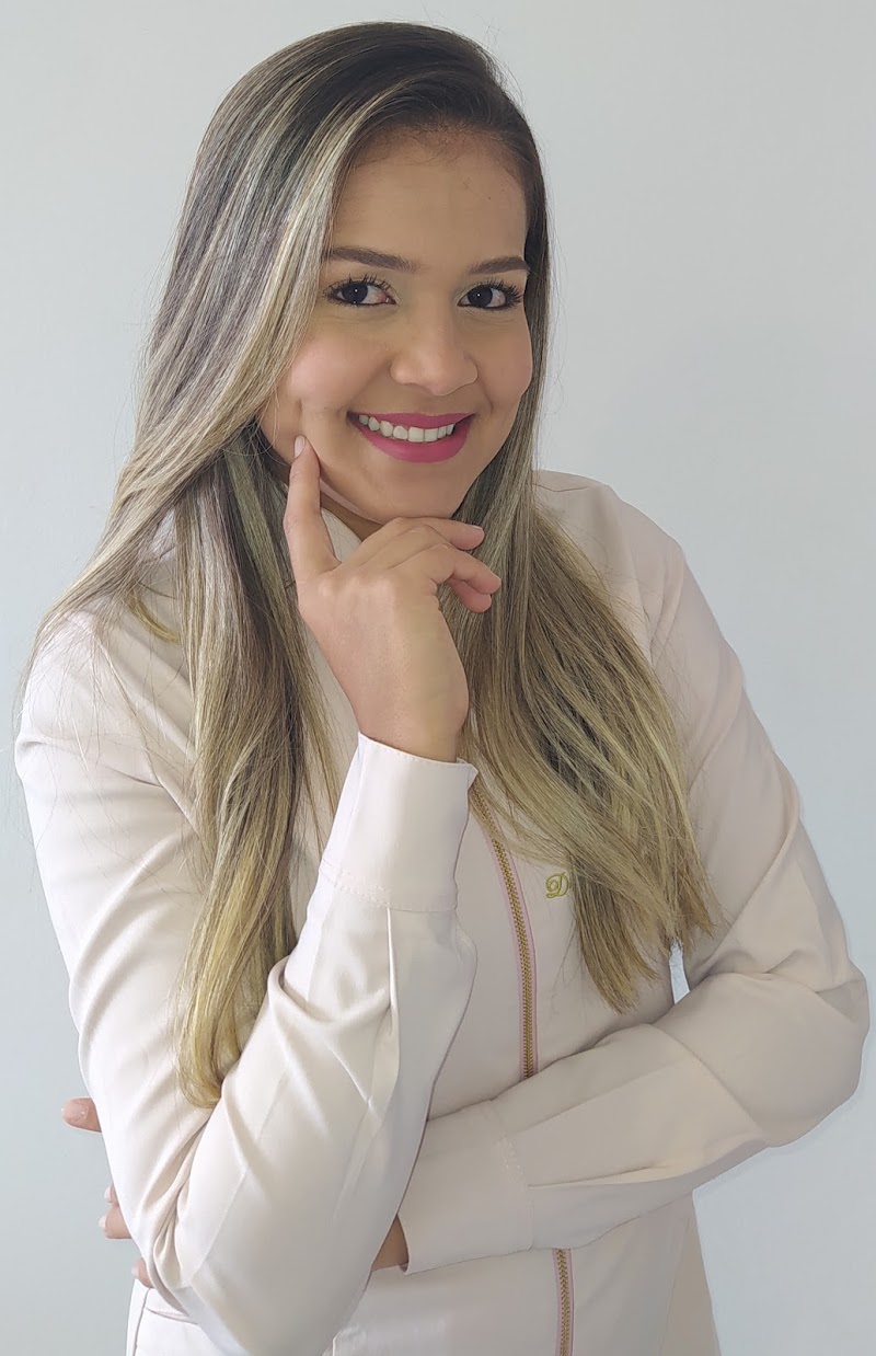 Dra Débora Lopes - Ortodontista/Invisalign Salvador