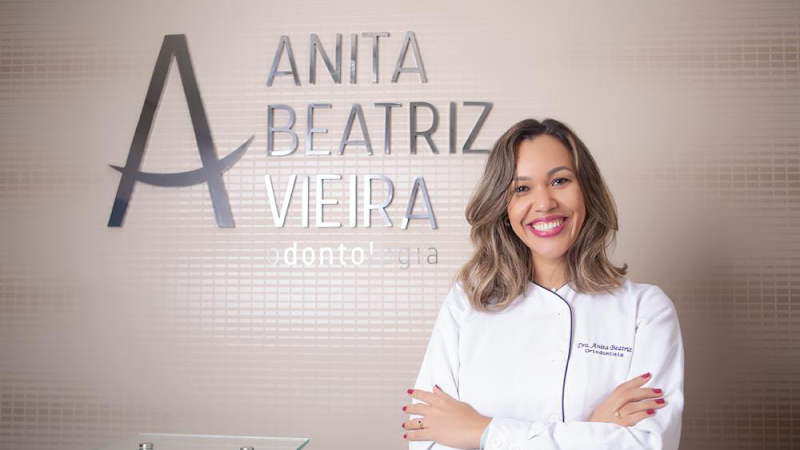 Drª Anita Beatriz/ Dentista Salvador/ Dentista Caminho das Árvores/ Invisalign/ SouSmile