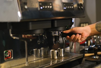 11 Coffee & Work House - Kafe