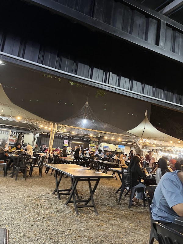 Lepark Thai Street Food & Restaurant